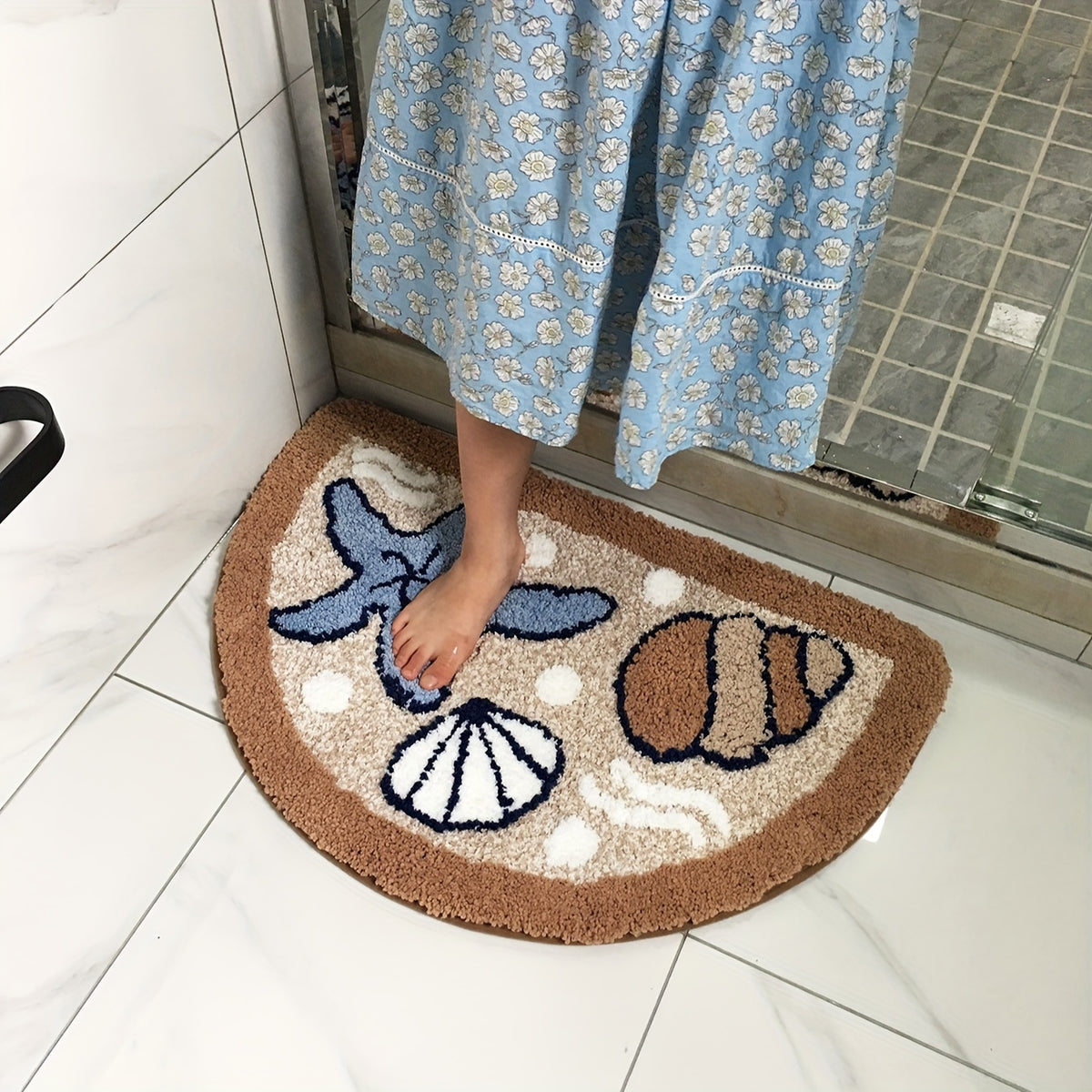 Tapis de salle de bain coquillages tuftés en relief