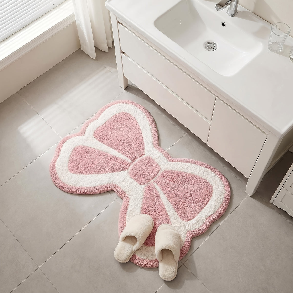 Tapis de salle de bain découpé en nœud