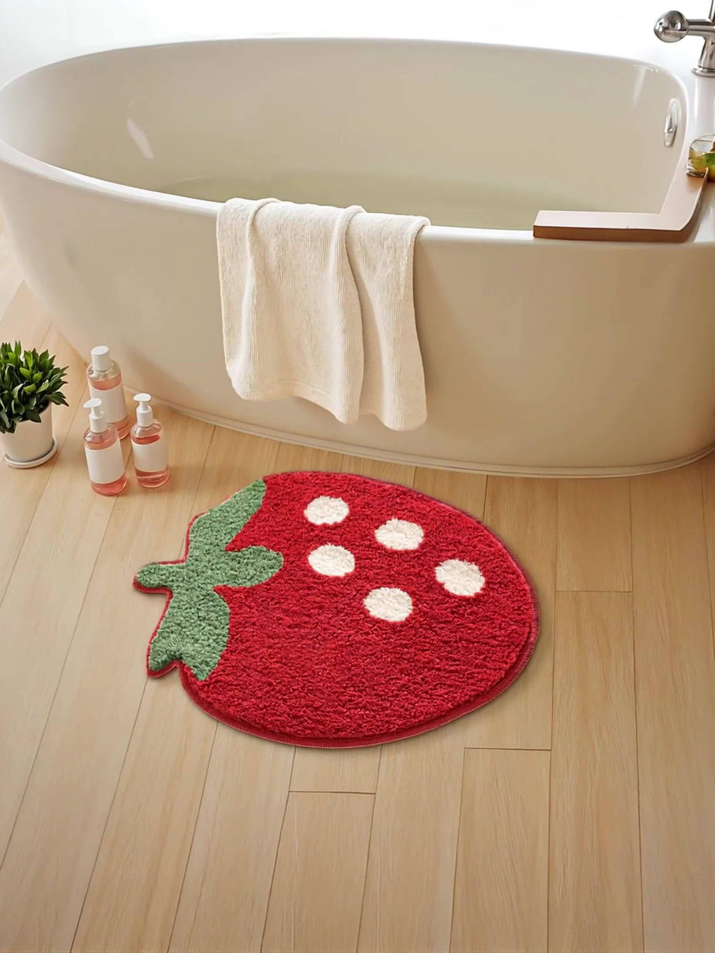 Tapis de salle de bain en forme de fraise, moelleux