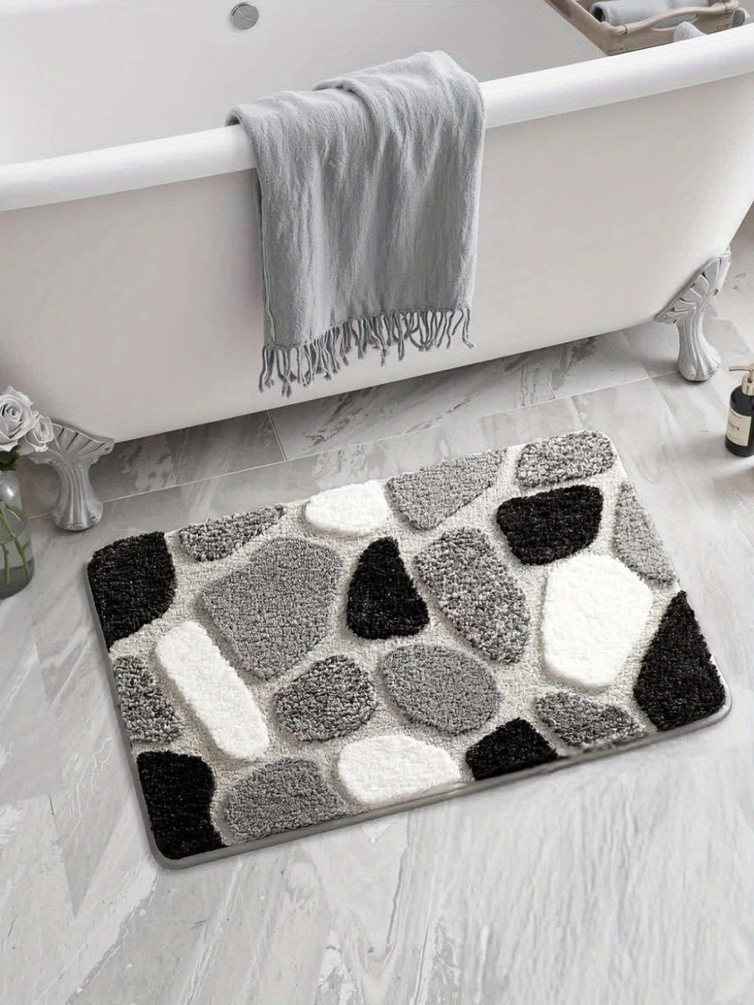 Tapis de salle de bain effet galets, relief tufté épais