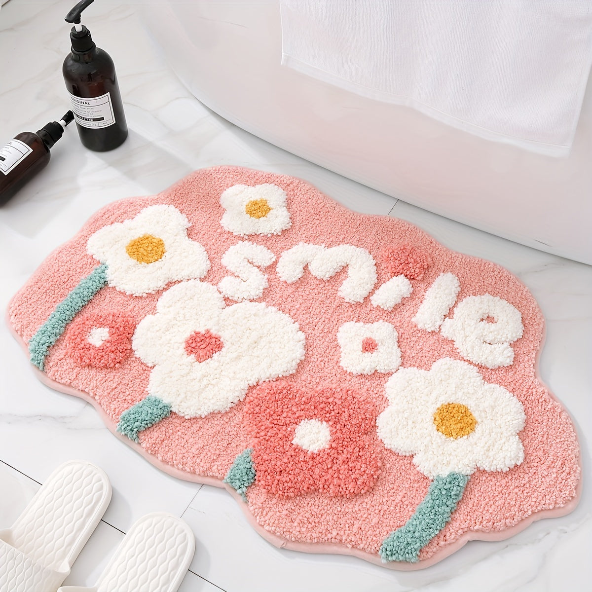 Tapis de salle de bain à message Smile, découpe festonnée