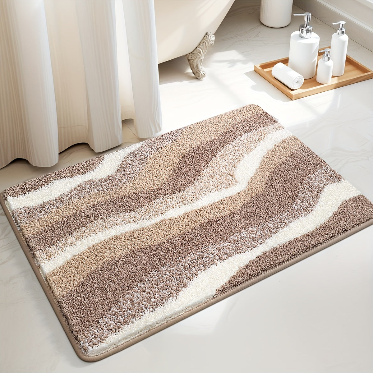 Tapis de salle de bain à strates ondulées
