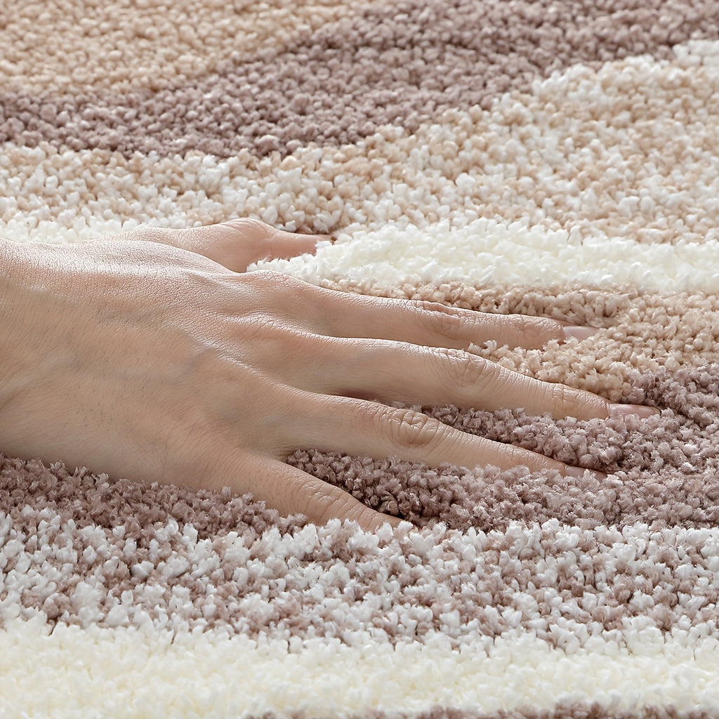 Tapis de salle de bain à strates ondulées